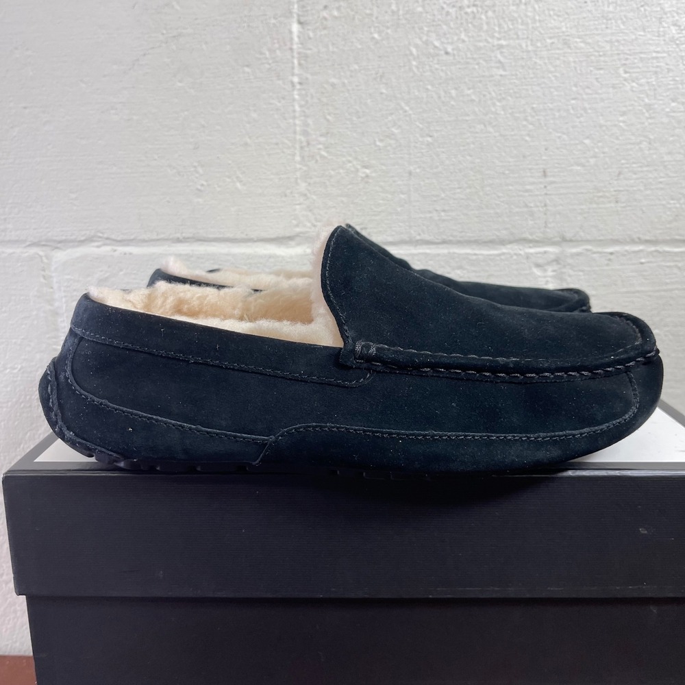 UGG‎ Ascot Slippers Black Nubuck Shearling Lined Moccasins Slip On Men's 11 US